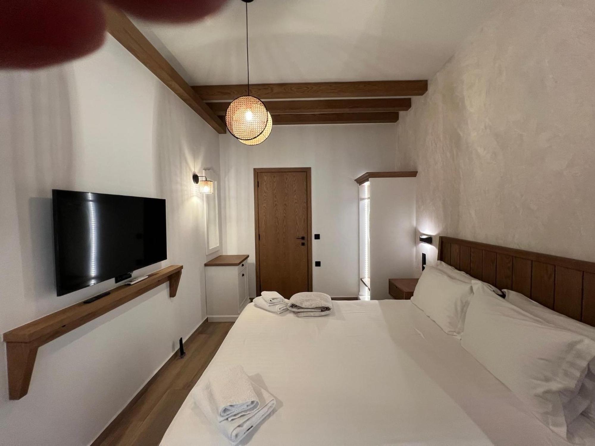 The Mits Luxury Apartments Città di Skiathos Esterno foto